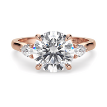 Load image into Gallery viewer, Lucce Sophia Round Moissanite