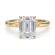 Load image into Gallery viewer, Lucce Verona Emerald Moissanite