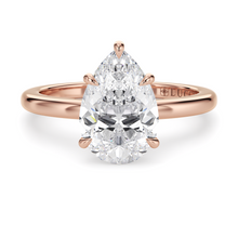 Load image into Gallery viewer, Lucce Verona Pear Diamond