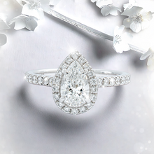 Load image into Gallery viewer, Lucce Montevalle Pear Diamond