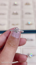 Load and play video in Gallery viewer, Lucce Miriam Pavé Round Diamond