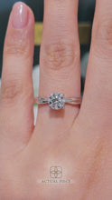 Load and play video in Gallery viewer, Lucce Fiore Solitaire Round Diamond