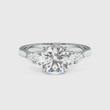 Load and play video in Gallery viewer, Lucce Sophia Luxe Round Moissanite