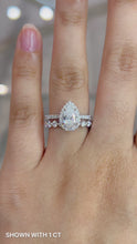 Load and play video in Gallery viewer, Lucce Montevalle Pear Diamond
