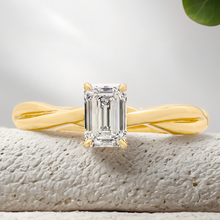 Load image into Gallery viewer, Lucce Fiore Solitaire Emerald Lab Diamond 0.52ct D VVS2 IGI 14K Yellow Gold