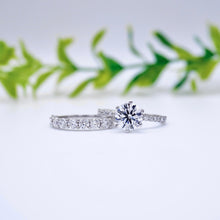 Load image into Gallery viewer, Lucce Miriam Pavé Round Diamond