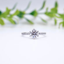 Load image into Gallery viewer, Lucce Miriam Pavé Round Diamond