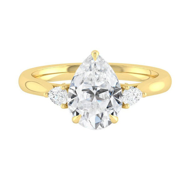 Lucce Sophia Pear Moissanite