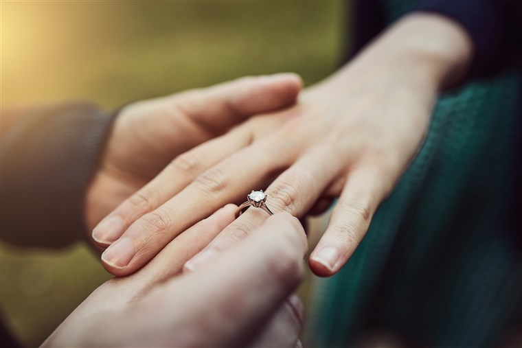 7 Tips for Buying an Engagement Ring