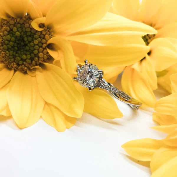 Benefits of a Moissanite Engagement Ring