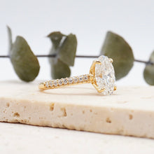 Load image into Gallery viewer, Maria Oval Lab Diamond 3.01ct E VS1 Ex IGI 18K Yellow Gold
