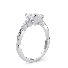 Load image into Gallery viewer, Lucce Alessa Pear Diamond
