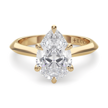 Load image into Gallery viewer, LUCCE ECUADORIAN™ Pear Lab Diamond 5.19ct F VVS2 18K Yellow Gold
