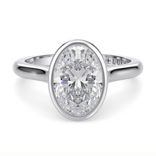Load image into Gallery viewer, Lucce Carla Oval Diamond
