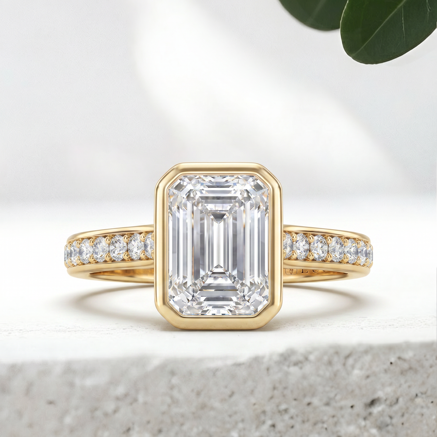 Load image into Gallery viewer, LUCCE CARLISLE™ Pavé Emerald Lab Diamond 1.02ct D VVS2 IGI 14K Yellow Gold
