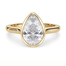 Load image into Gallery viewer, Lucce Carla Pear Diamond
