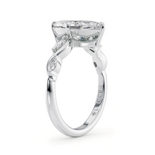 Load image into Gallery viewer, Lucce Constance Viello Marquise Diamond
