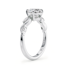 Load image into Gallery viewer, Lucce Constance Viello Heart Diamond
