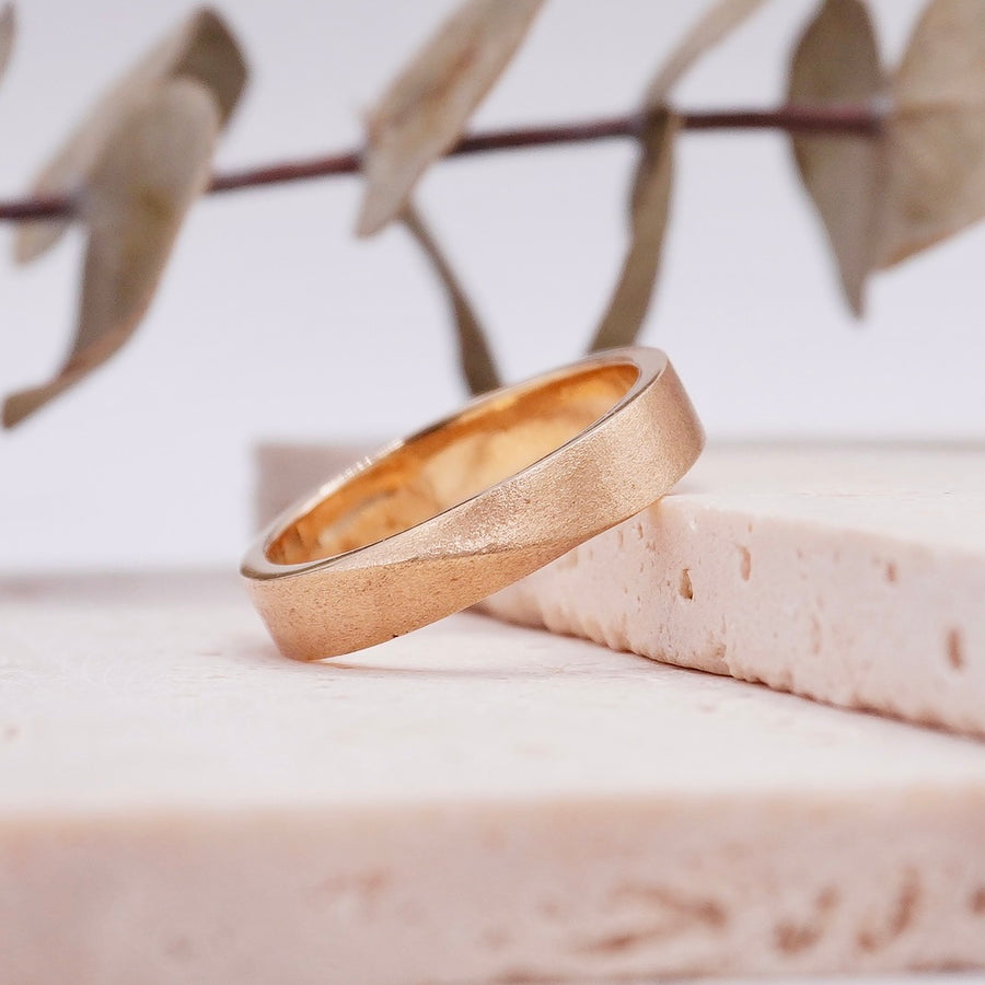 Load image into Gallery viewer, LUCCE ARCUS™ Brushed 5mm 14K Yellow Gold
