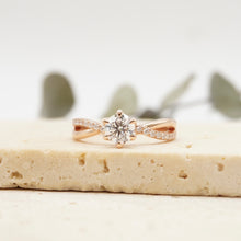 Load image into Gallery viewer, Fiore Sei Lab Diamond 0.50ct D VVS2 Id IGI 14K Rose Gold
