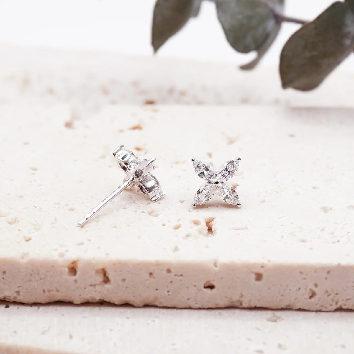 Load image into Gallery viewer, LUCCE CONSTANCE™ Ole Earrings Diamond
