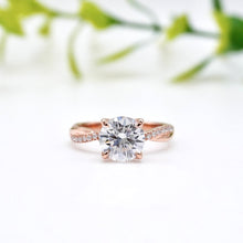 Load image into Gallery viewer, Fiore 1.50ct SUPERNOVA Moissanite
