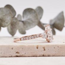 Load image into Gallery viewer, Siena Pavé Pear Moissanite
