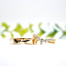 Load image into Gallery viewer, Esso Polished 14K Yellow Gold

