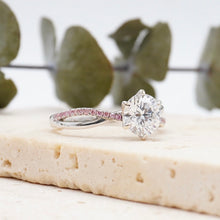 Load image into Gallery viewer, Fiore Sei Rosé Round Moissanite
