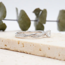Load image into Gallery viewer, Fiore Round Lab Diamond 0.52ct D VS1 Id IGI 14K White Gold

