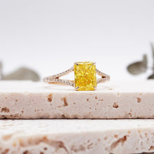 Load image into Gallery viewer, Lara Sunburst Radiant Lab Diamond 1.46ct Fancy Vivid Yellow VVS2 18K Yellow Gold
