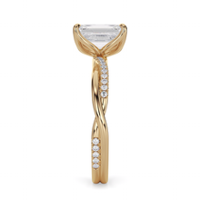 Load image into Gallery viewer, Lucce Fiore Emerald Diamond
