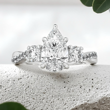 Load image into Gallery viewer, LUCCE FIORE™ Trio Pear Lab Diamond 1.08ct D VVS2 IGI 18K White Gold
