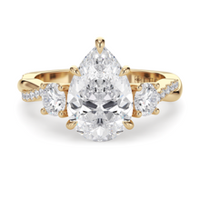 Load image into Gallery viewer, Lucce Fiore Trio Pear Diamond
