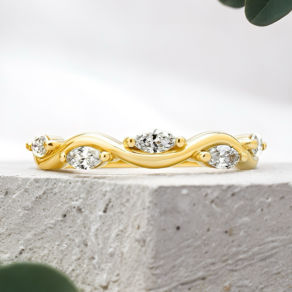 Load image into Gallery viewer, LUCCE CONSTANCE™ Infini 0.50ctw Lab Diamond 14K Yellow Gold
