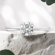 LUCCE VERONA™ Round Lab Diamond 0.82ct D VVS2 Id IGI 18K White Gold