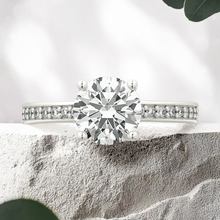 Load image into Gallery viewer, Lucce Kaela Round Diamond
