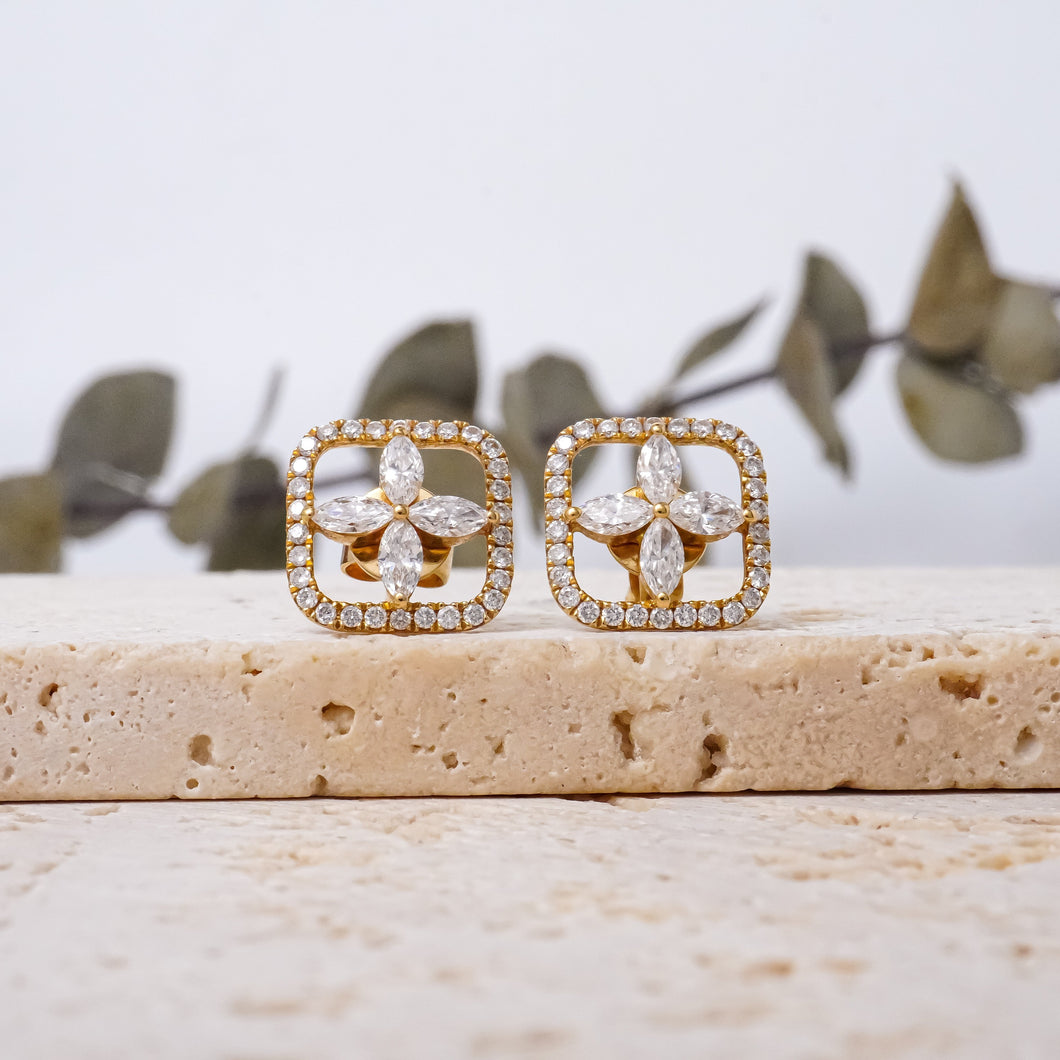 The Emblem Earrings Lab Diamond 18K Yellow Gold