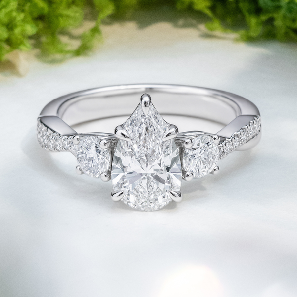 LUCCE FIORE™ Trio Pear Lab Diamond 1.08ct D VVS2 IGI 18K White Gold