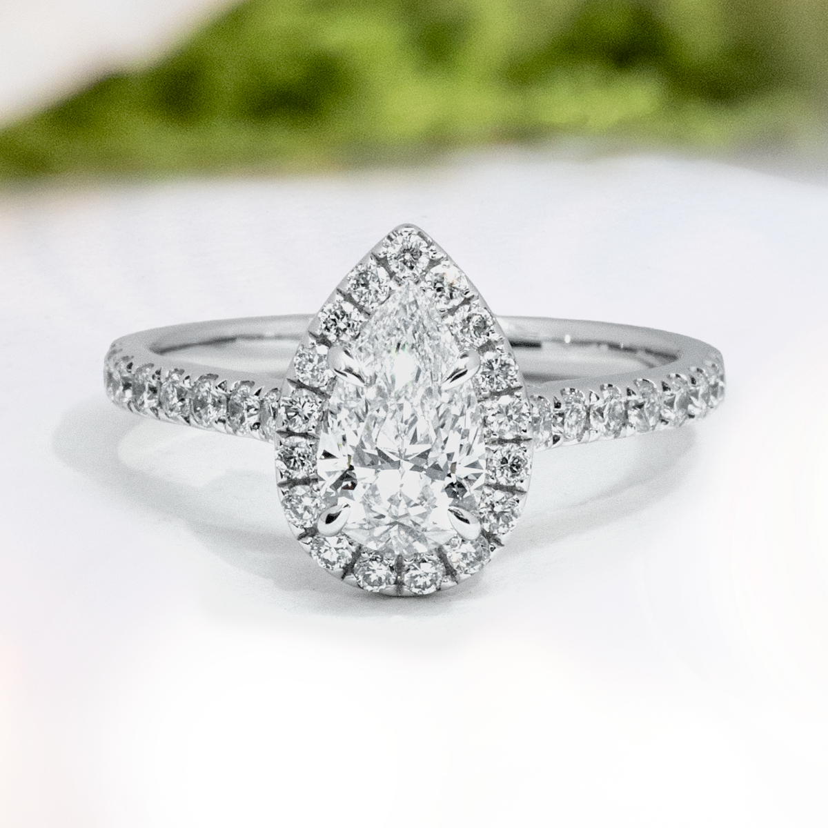 Load image into Gallery viewer, LUCCE MONTEVALLE™ Pear Lab Diamond 0.77ct D VVS2 IGI 14K White Gold
