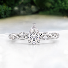 Load image into Gallery viewer, LUCCE CONSTANCE™ Viello Pear Natural Diamond 0.70ct H VS2 GIA Platinum
