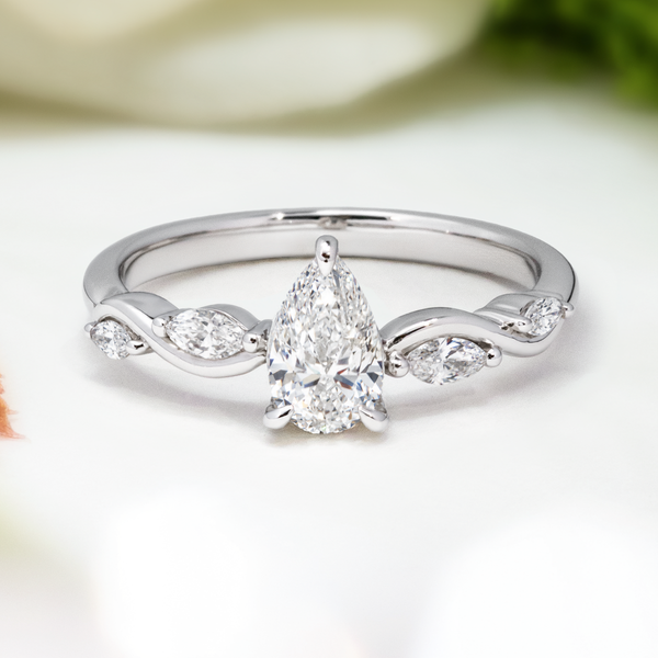 LUCCE CONSTANCE™ Viello Pear Natural Diamond 0.70ct H VS2 GIA Platinum
