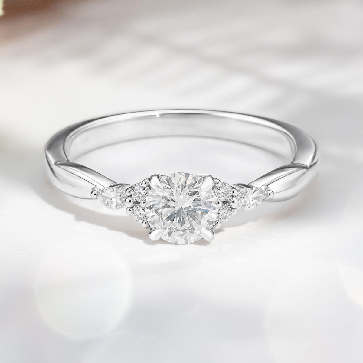 Load image into Gallery viewer, LUCCE ALESSA™ Round Lab Diamond 0.51ct D VVS2 Id IGI 14K White Gold
