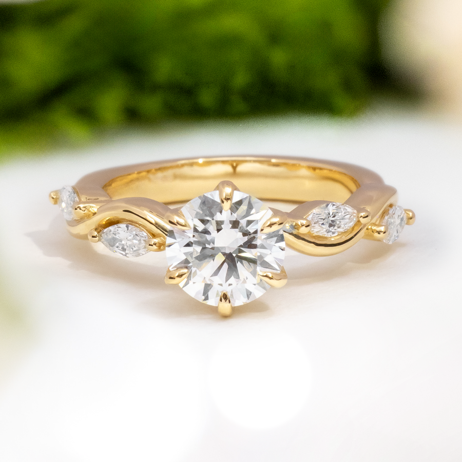 Load image into Gallery viewer, LUCCE CONSTANCE™ Petal Round Lab Diamond 1.03ct D VS1 Id IGI 14K Yellow Gold
