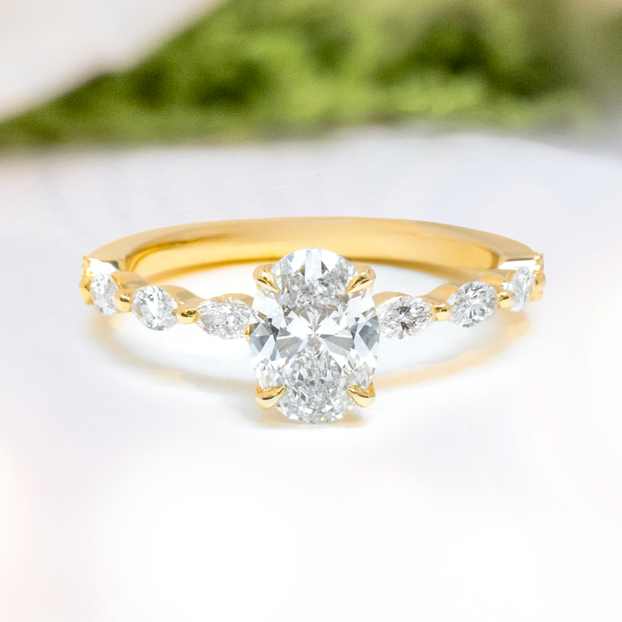 Load image into Gallery viewer, LUCCE MARCHESA™ Oval Lab Diamond 1.04ct E VVS2 IGI 14K Yellow Gold
