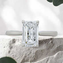 Load image into Gallery viewer, Lucce Azalea Emerald Diamond
