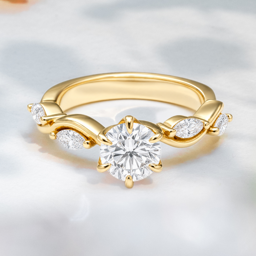 Load image into Gallery viewer, LUCCE CONSTANCE™ Petal Round Lab Diamond 0.82ct D VS1 Id IGI 18K Yellow Gold
