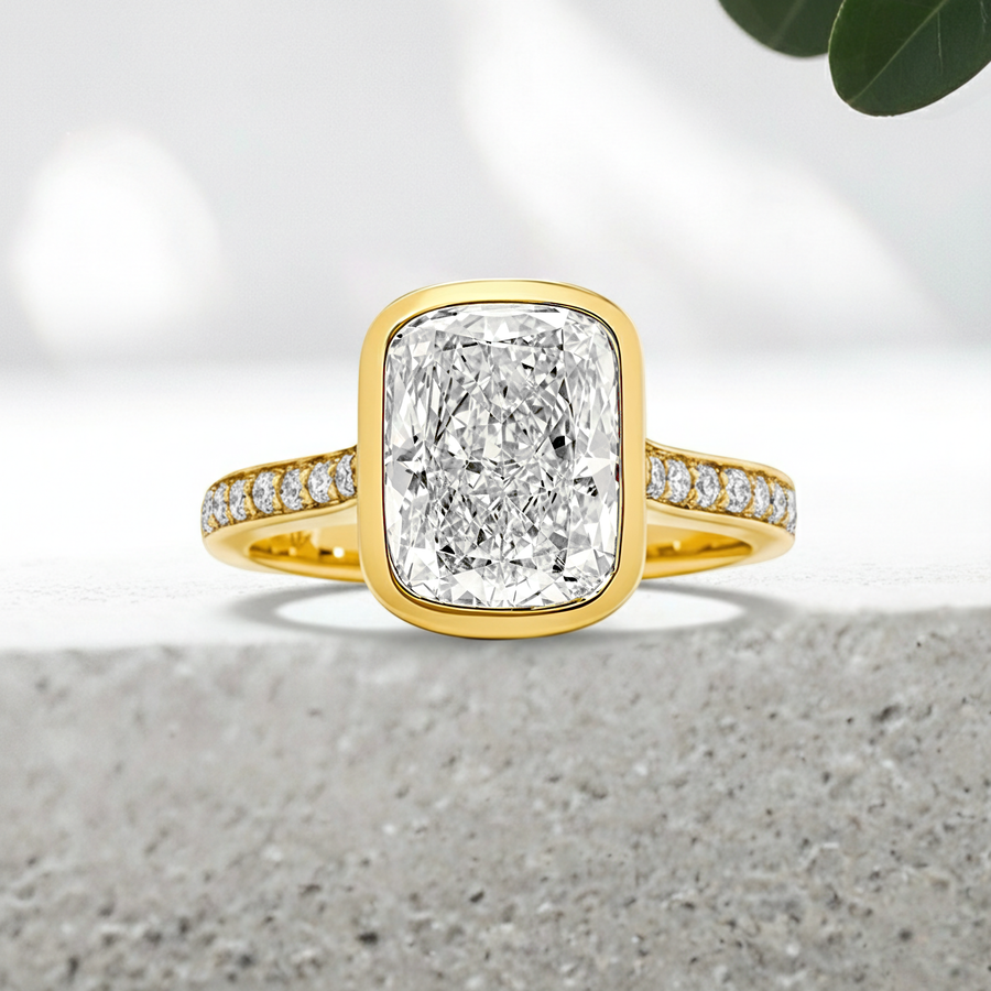 Load image into Gallery viewer, LUCCE CARLISLE™ Pavé Cushion Lab Diamond 3.08ct F VVS2 18K Yellow Gold
