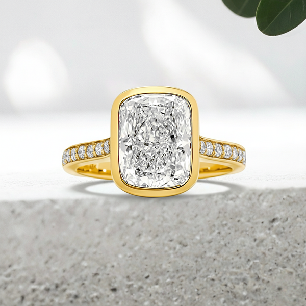 LUCCE CARLA™ Pavé Cushion Lab Diamond 3.08ct F VVS2 18K Yellow Gold