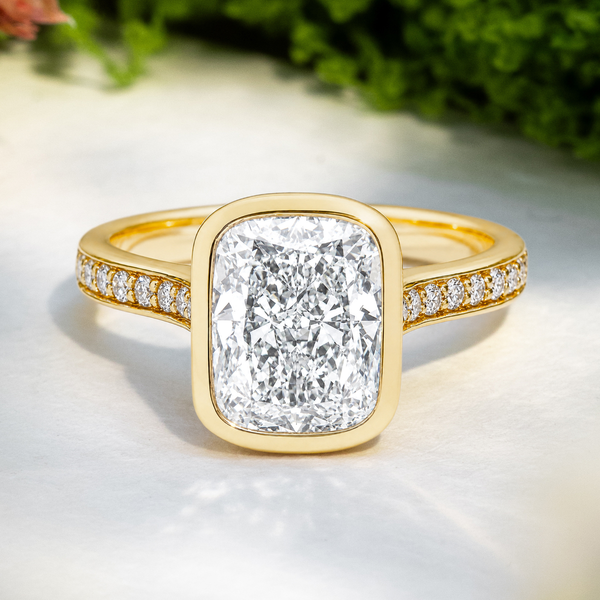 LUCCE CARLISLE™ Pavé Cushion Lab Diamond 3.08ct F VVS2 18K Yellow Gold